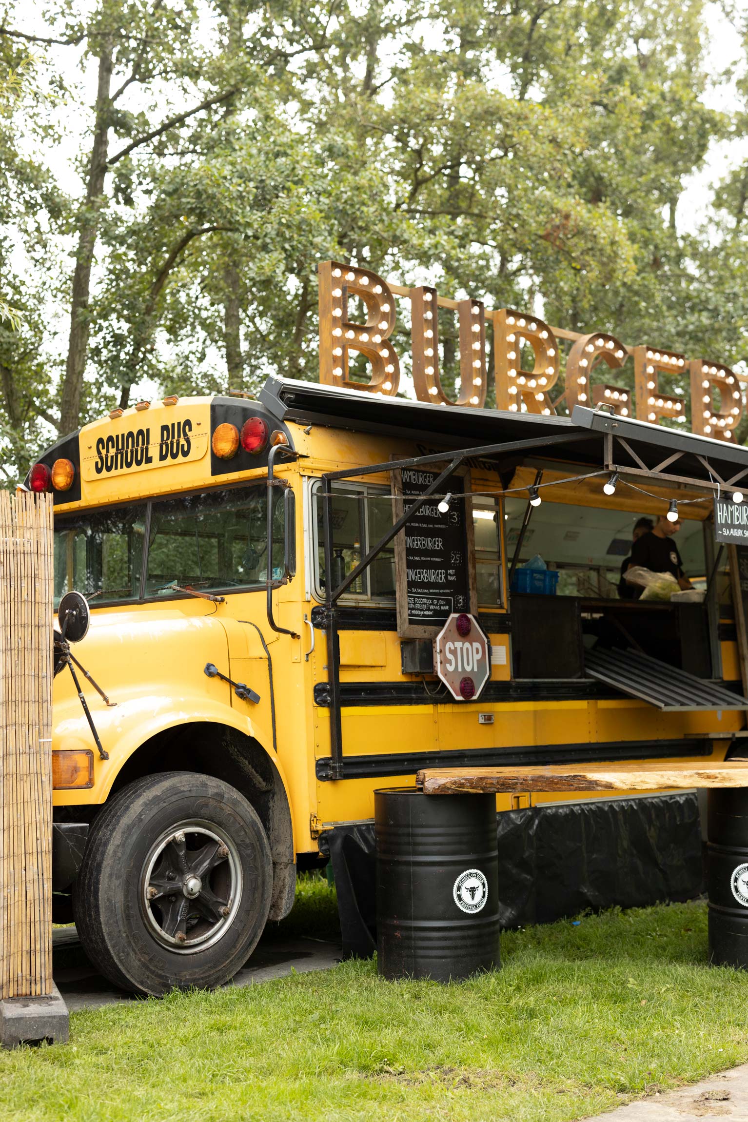 Schoolbus - Foodtrucks - Schell on Tour